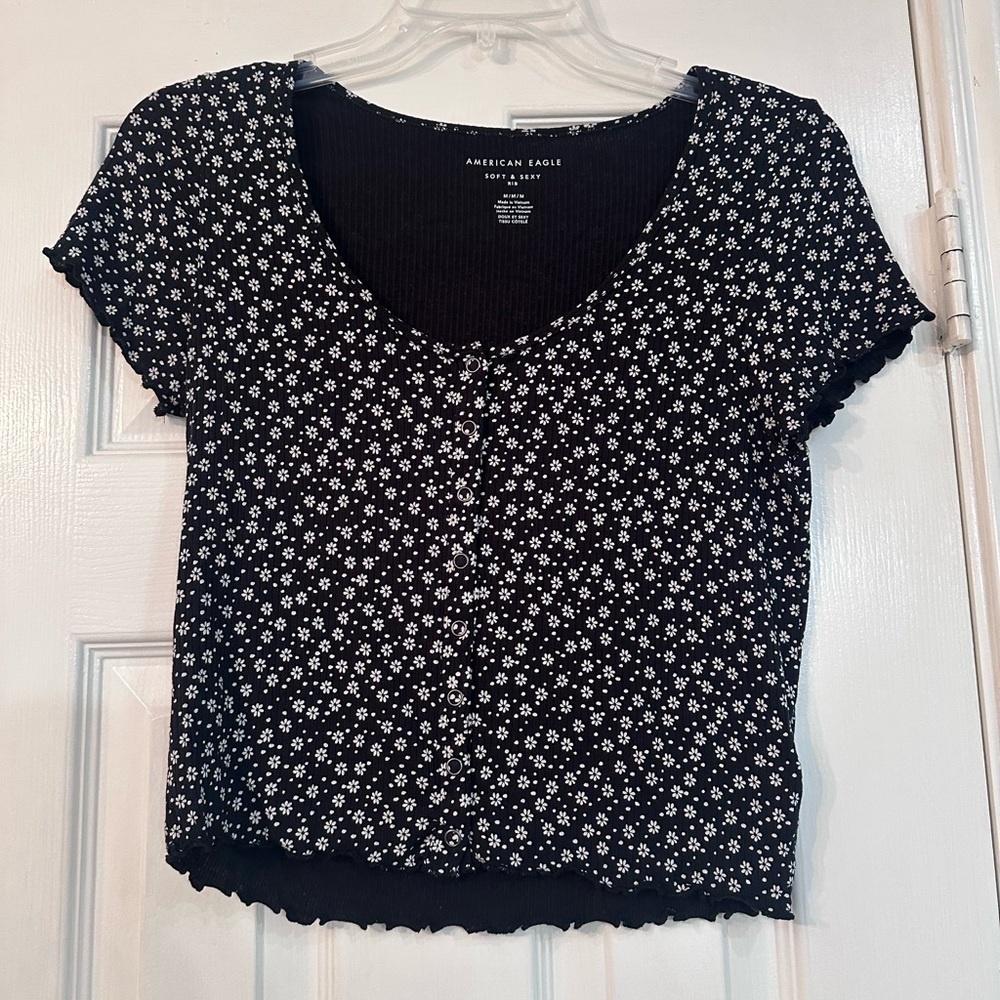 American Eagle Outfitters Soft & Sexy Ribbed Shirt - Size M Black Floral Print